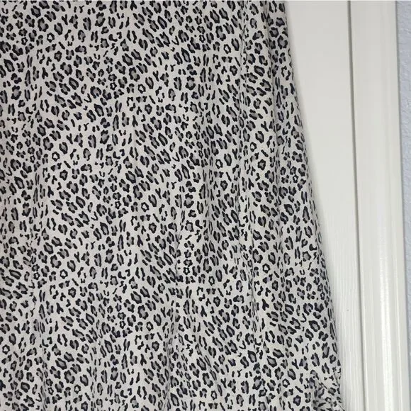 Vtg Dana Bachman 10 100%Silk ButtonDown LeopardPrint Lngslv Career Women Blouse - Picture 11 of 12